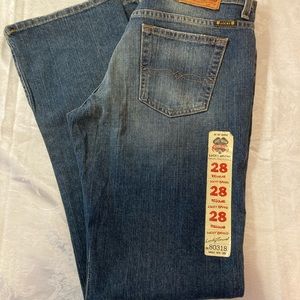 6/28 Lucky Brand classic fit jeans
